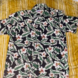 Hawaiian button up size large